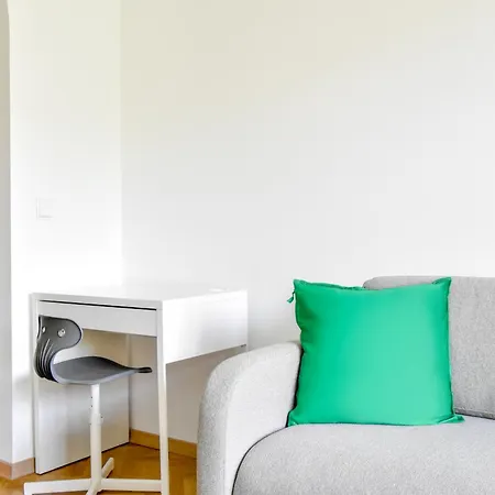 Scandinavian Charm - 1bd With Desk By Flat Manager *