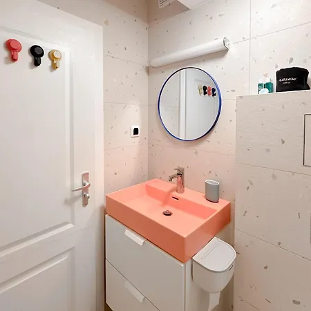 Scandinavian Charm - 1bd With Desk By Flat Manager Sofia