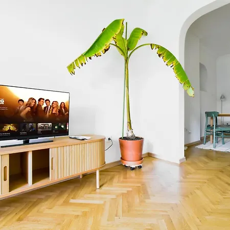 Scandinavian Charm - 1bd With Desk By Flat Manager Sofia